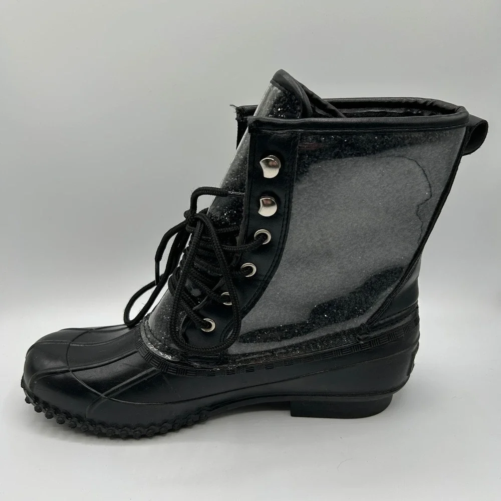 Juicy Couture right boot
